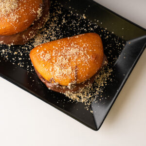 Donut Bao Bun με Nutella και αλατισμένο gomasio